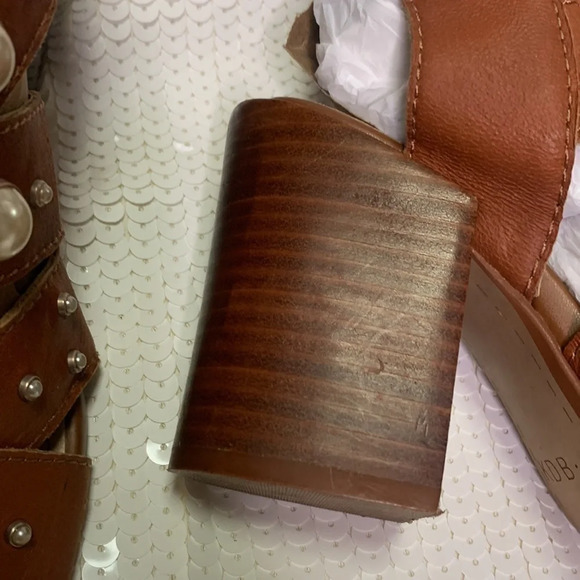 "KDB Block Heel Sandals with Pearl Embellishments:Size 6 1/2. Elegant Footwear!" - Picture 12 of 16